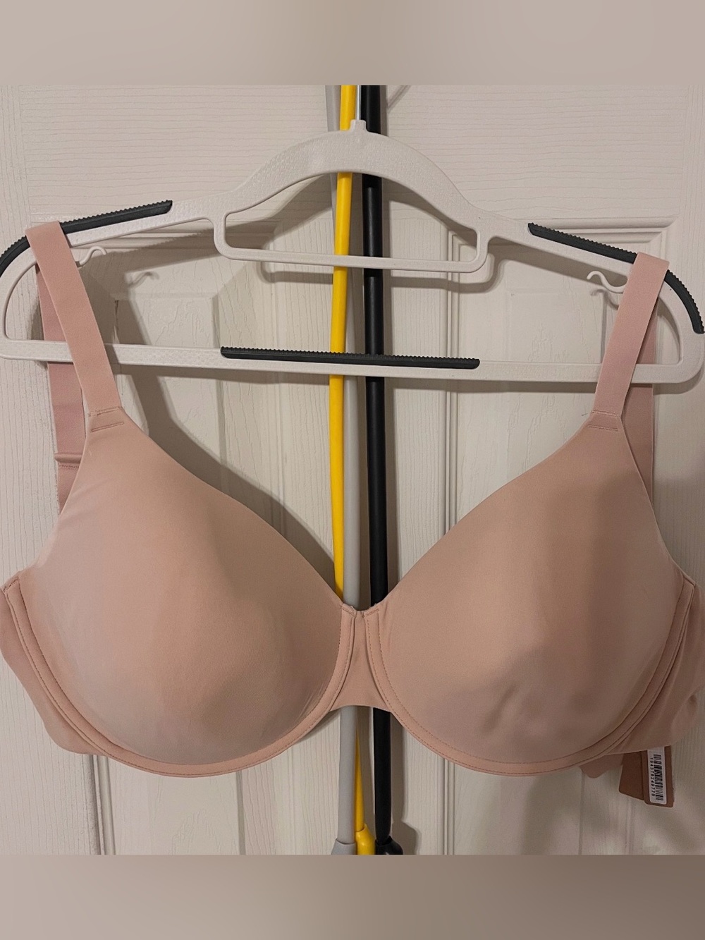 SKIMS 34 H BRA NEW.  Brand New With Tags.  Nude color.  So soft and comfy.